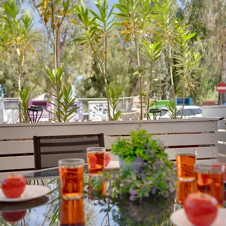 Apartment Atlantis 50m From Makenzy Seafront Larnaca