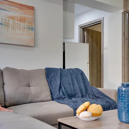 Atlantis 50m From Makenzy Seafront Apartment