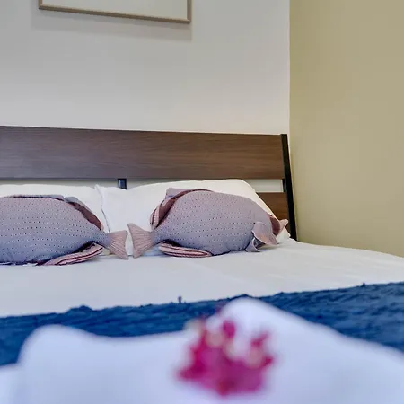 Atlantis 50m From Makenzy Seafront *