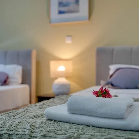 Atlantis 50m From Makenzy Seafront