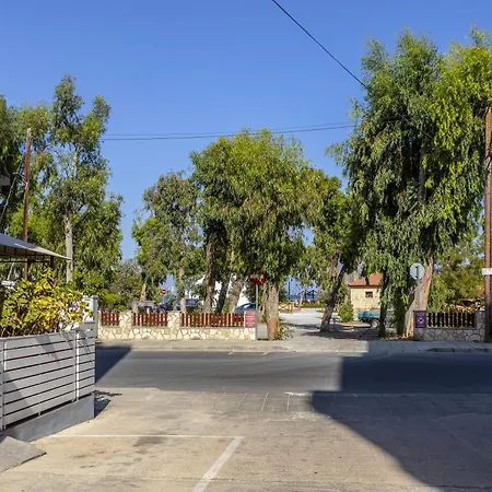 Apartment Atlantis 50m From Makenzy Seafront