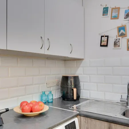 Atlantis 50m From Makenzy Seafront Apartament