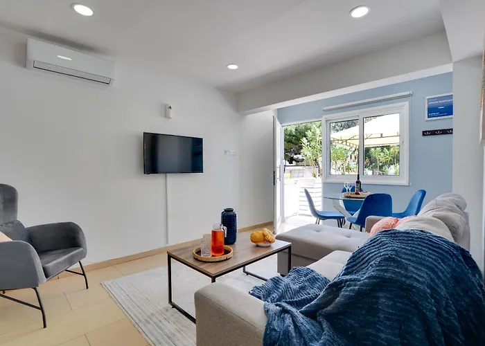 Apartment Atlantis 50m From Makenzy Seafront Larnaca