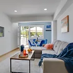 Atlantis 50m From Makenzy Seafront Apartment Larnaca