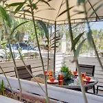 Atlantis 50m From Makenzy Seafront Apartment Larnaca