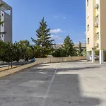 Apartment Atlantis 50m From Makenzy Seafront *