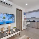 Apartment Atlantis 50m From Makenzy Seafront Larnaca