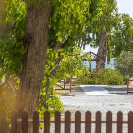 Atlantis 50m From Makenzy Seafront Διαμέρισμα Λάρνακα