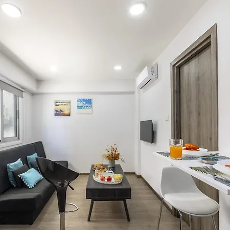 דירה Atlantis 50m From Makenzy Seafront
