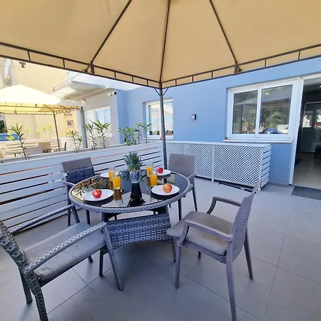 Atlantis 50m From Makenzy Seafront Διαμέρισμα *