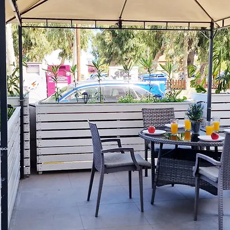 Διαμέρισμα Atlantis 50m From Makenzy Seafront *