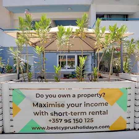 Atlantis 50m From Makenzy Seafront Апартаменти *