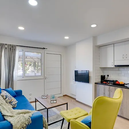 Atlantis 50m From Makenzy Seafront Ларнака