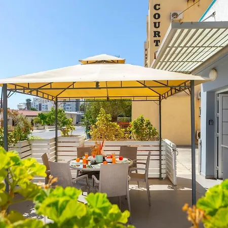 Atlantis 50m From Makenzy Seafront דירה *