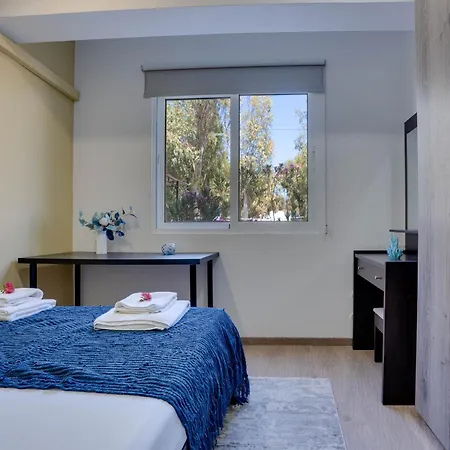 Atlantis 50m From Makenzy Seafront דירה