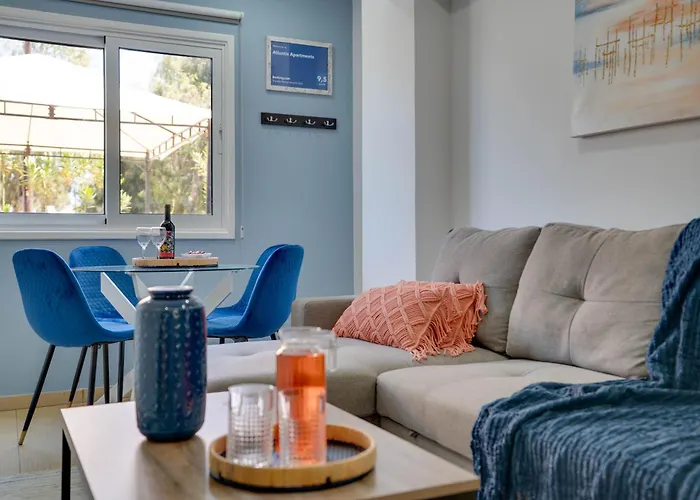 Atlantis 50m From Makenzy Seafront Apartment Larnaka