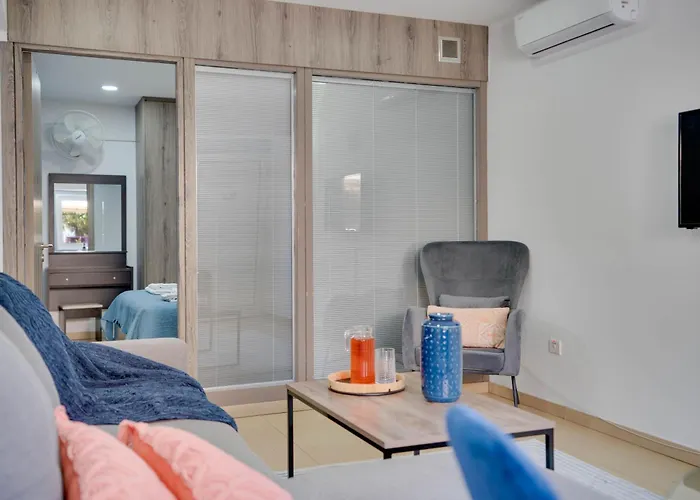 Atlantis 50m From Makenzy Seafront * Larnaka