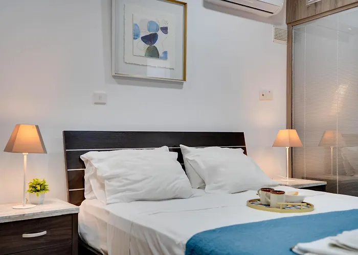 Apartment Atlantis 50m From Makenzy Seafront