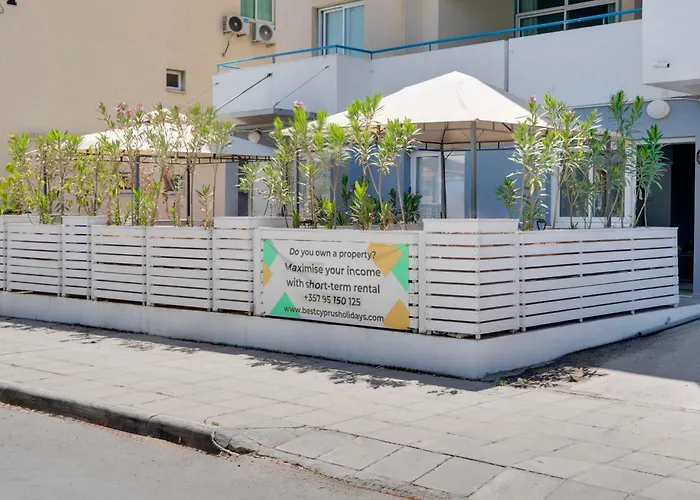 Atlantis 50m From Makenzy Seafront * Larnaka