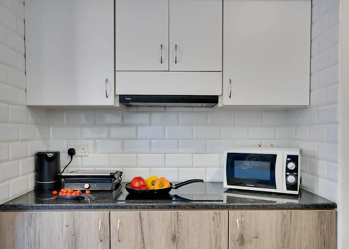 Apartment Atlantis 50m From Makenzy Seafront