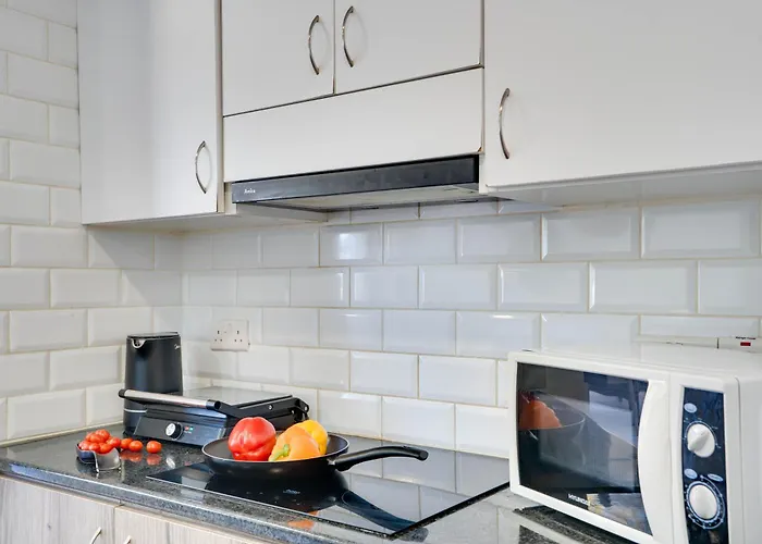 Atlantis 50m From Makenzy Seafront * Larnaka