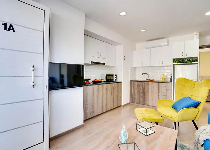 Apartment Atlantis 50m From Makenzy Seafront *