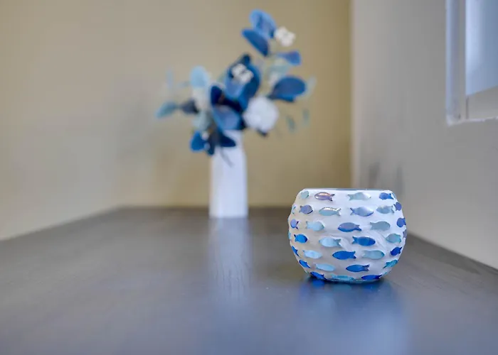 Апартаменти Atlantis 50m From Makenzy Seafront Ларнака