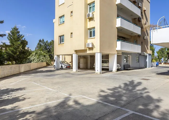 Atlantis 50m From Makenzy Seafront Апартаменти *