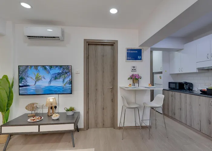 Atlantis 50m From Makenzy Seafront Апартаменти Ларнака