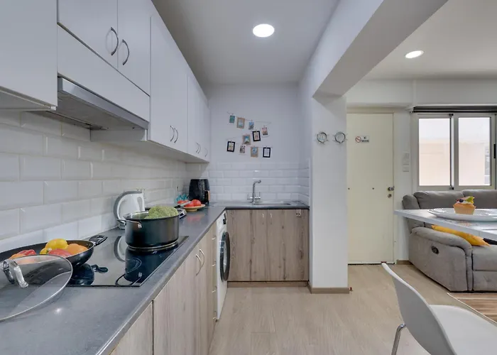 Atlantis 50m From Makenzy Seafront Апартаменти Ларнака