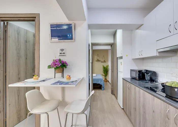 Atlantis 50m From Makenzy Seafront Апартаменти Ларнака