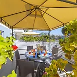 Atlantis 50m From Makenzy Seafront Larnaca