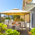 Atlantis 50m From Makenzy Seafront Apartamento *
