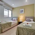 Atlantis 50m From Makenzy Seafront Larnaca
