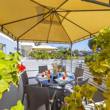 Atlantis 50m From Makenzy Seafront Larnaka