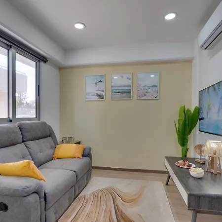 Atlantis 50m From Makenzy Seafront Apartamento
