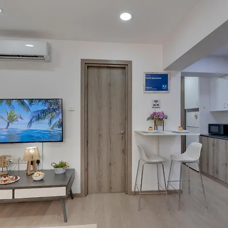 Atlantis 50m From Makenzy Seafront Apartment Larnaka